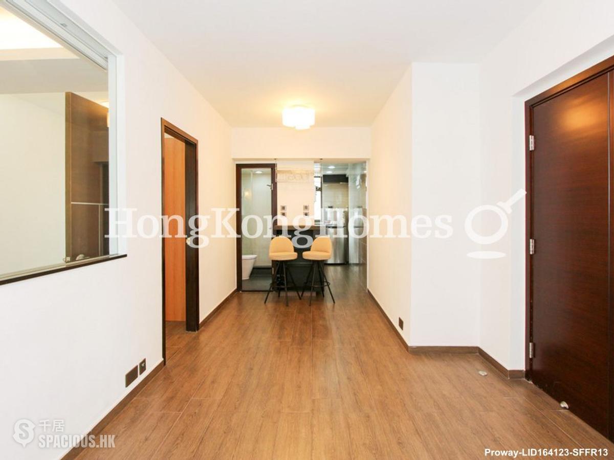 Mid Levels Central - Maxluck Court 01