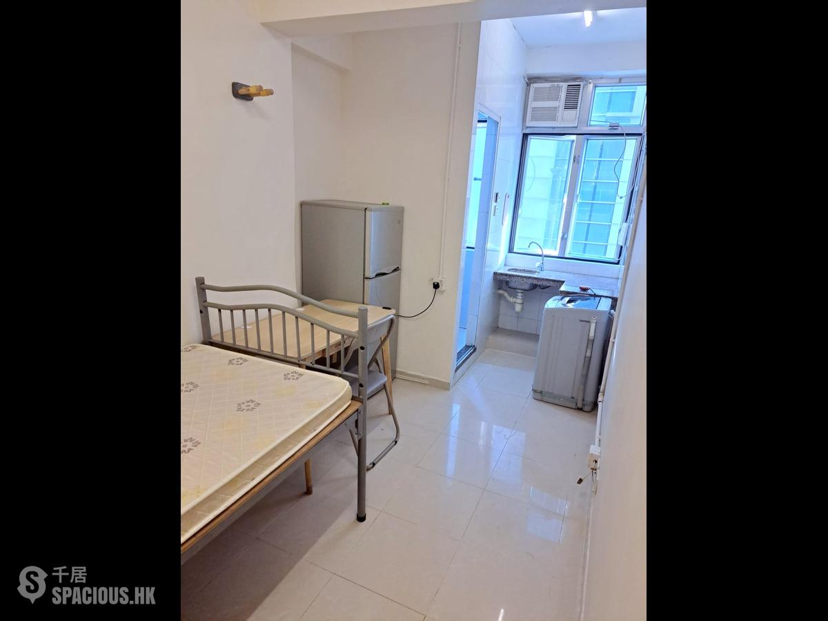 Shek Tong Tsui - Yip Cheung Building 01