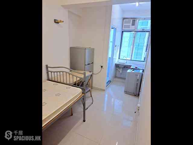 Shek Tong Tsui - Yip Cheung Building 01