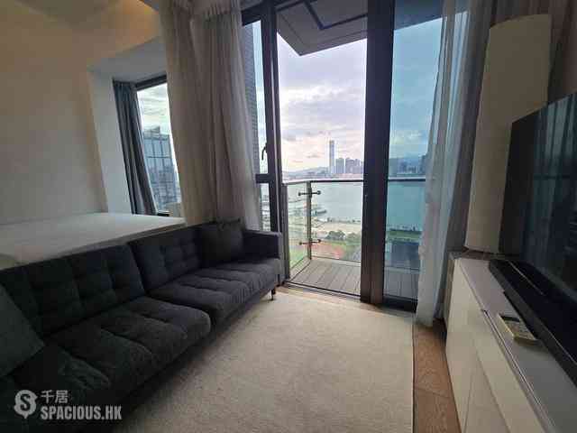 Wan Chai - The Gloucester 10