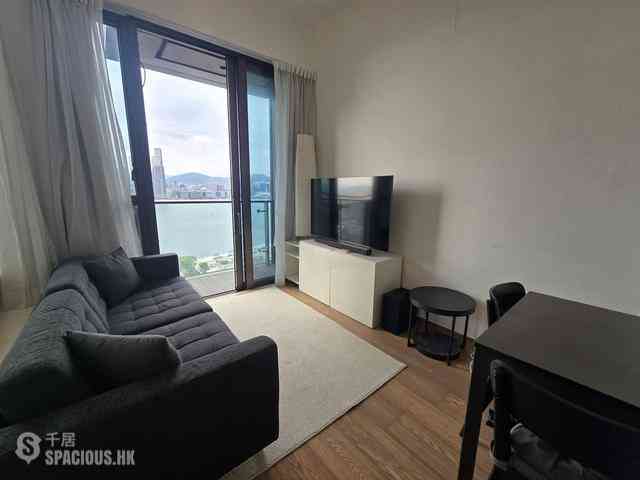 Wan Chai - The Gloucester 11