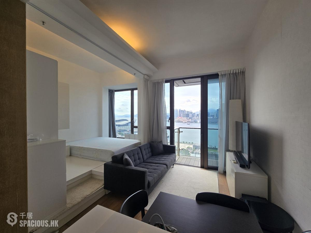 Wan Chai - The Gloucester 01
