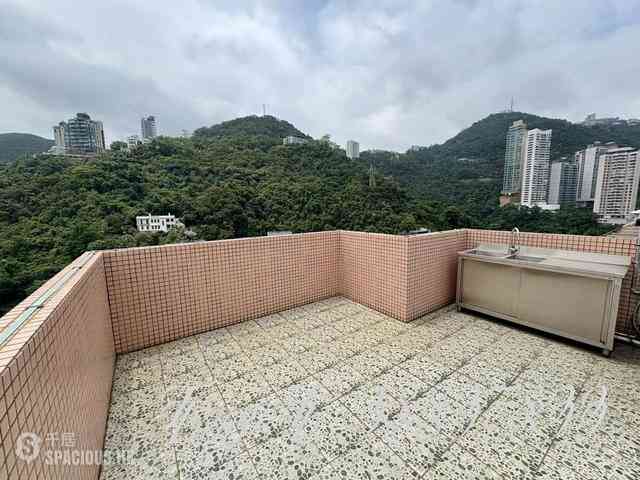 Wan Chai - Royal Court 03
