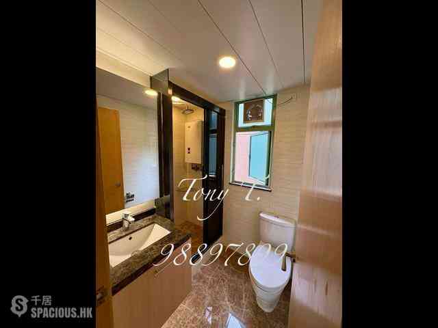 Wan Chai - Royal Court 10
