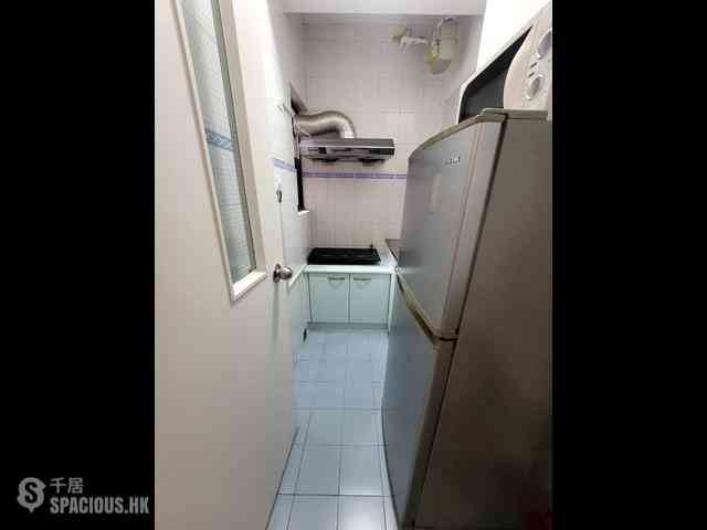 Wan Chai - Tai Yuen Court 09