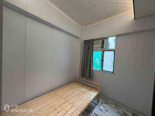 Wan Chai - King Tao Building 08