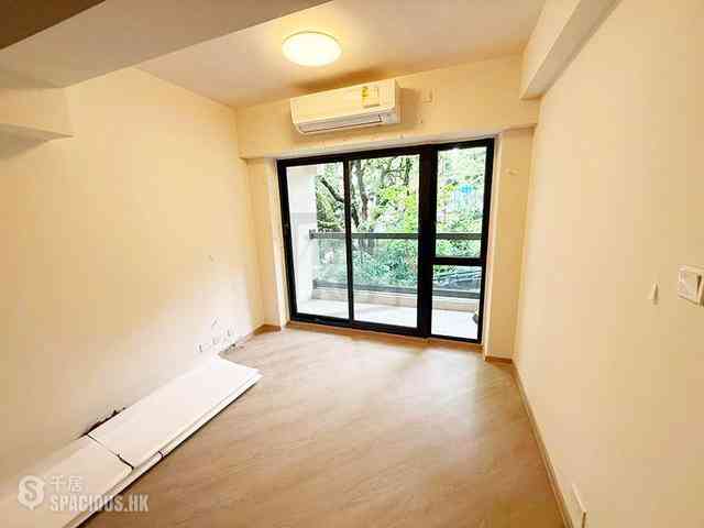 Mid Levels West - Hing Wah Mansions 03