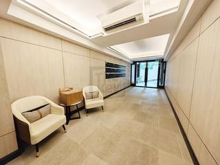 Mid Levels West - Hing Wah Mansions 11