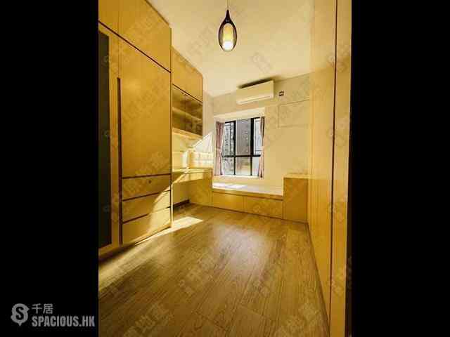 Mid Levels Central - Elegant Terrace 05