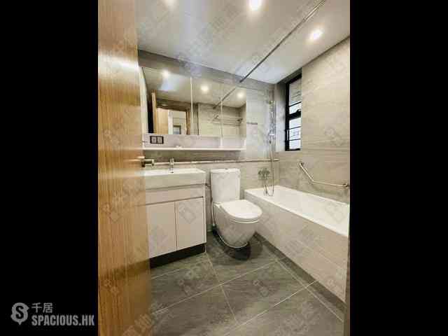 Mid Levels Central - Elegant Terrace 07
