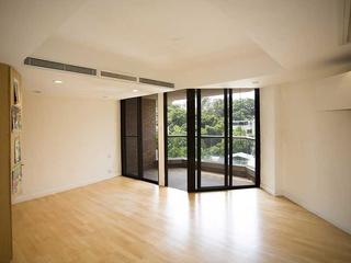 Shouson Hill - Henredon Court 03