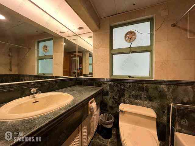 Mid Levels Central - Goldwin Heights 11