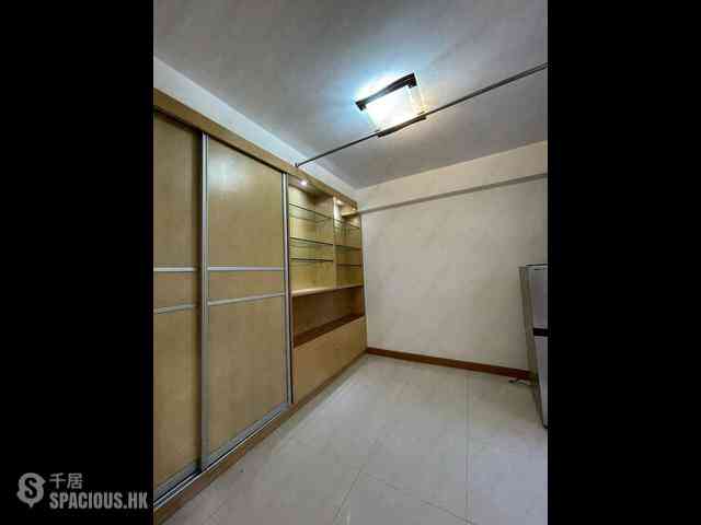 Sai Ying Pun - Hing Wah House 14