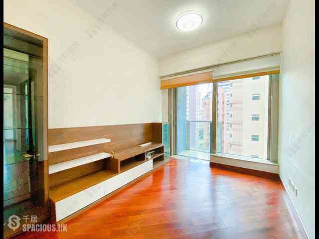 Wan Chai - The Avenue 01