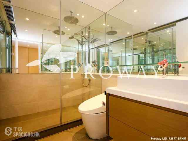 Wan Chai - Convention Plaza Apartments 09