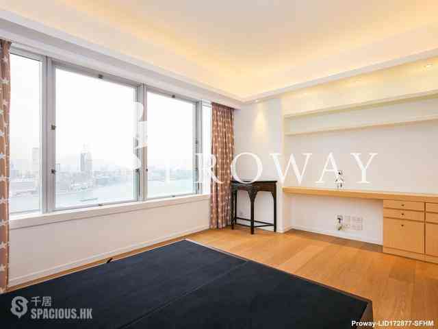 Wan Chai - Convention Plaza Apartments 10