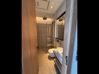 Mid Levels West - The Legacy Phase 1 Tower 2 07