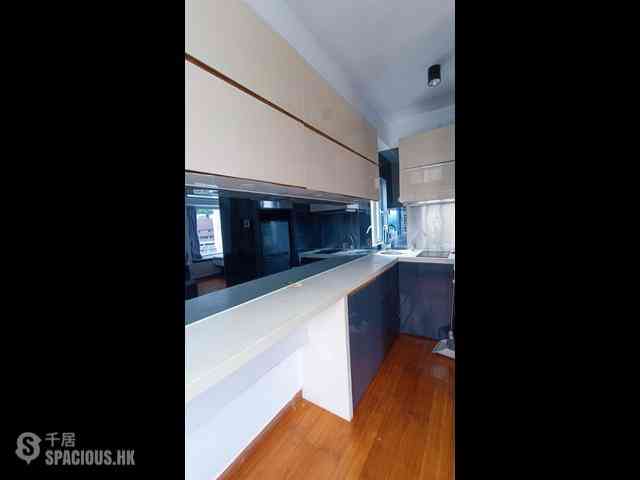 Shek Tong Tsui - Fortune Villa 04