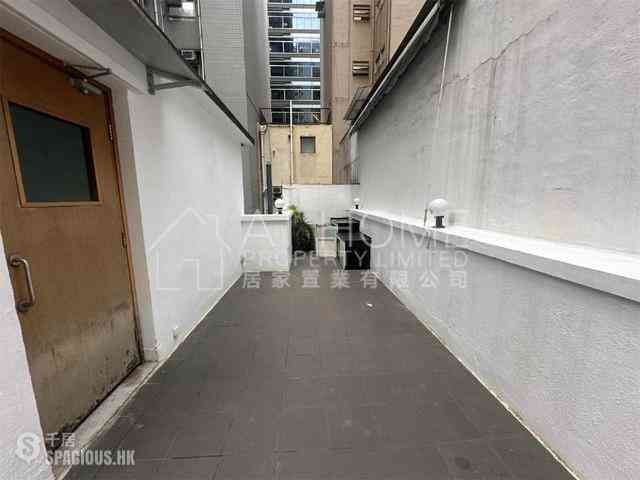 Sheung Wan - 109-111, Wing Lok Street 04
