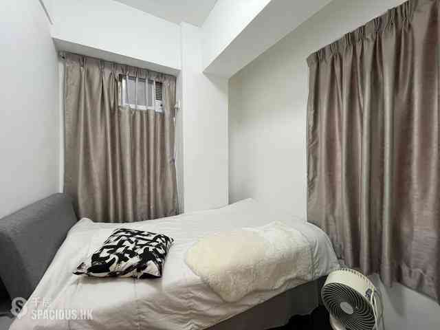 Central - 77-81, Hollywood Road 09