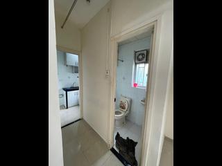 Sai Ying Pun - Lee Wah Mansion 02