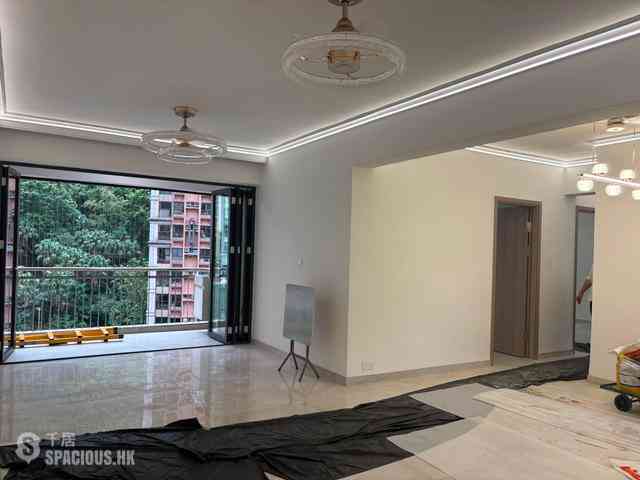 Mid Levels Central - Merry Court 01