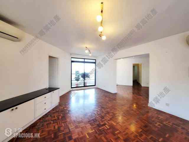 Soho - Albron Court 01