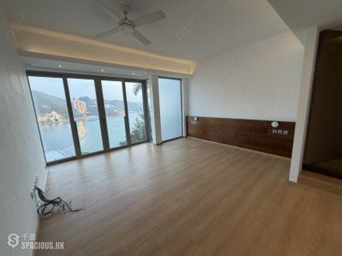 Repulse Bay - The Beachfront 01