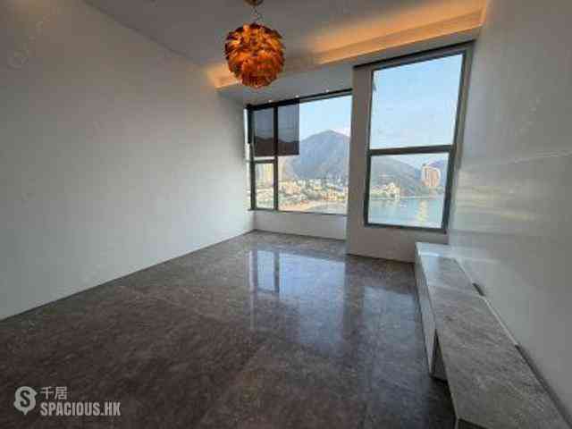 Repulse Bay - The Beachfront 06