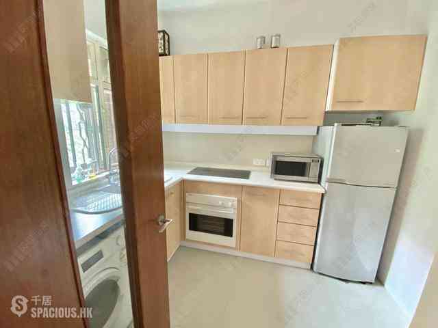 Mid Levels Central - Hillsborough Court 05