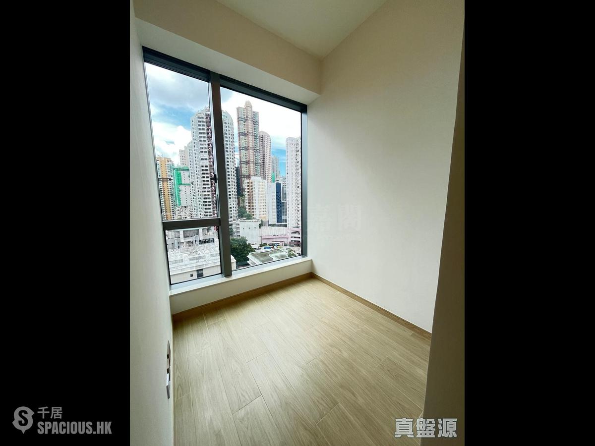 Sai Ying Pun - Upper Manor 01