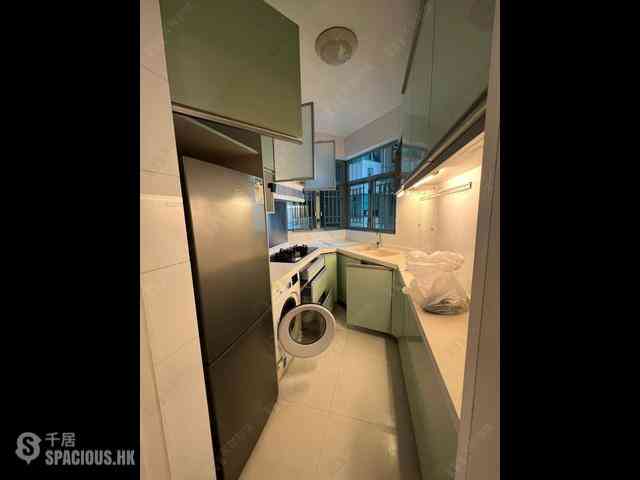 Tung Chung - Coastal Skyline Phase 3 La Rossa Block B (Block 8) 02