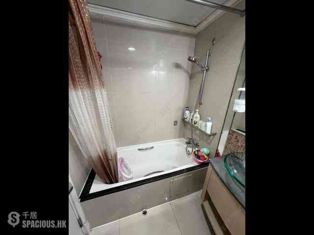 Tung Chung - Caribbean Coast Phase 3 Carmel Cove Tower 10 04