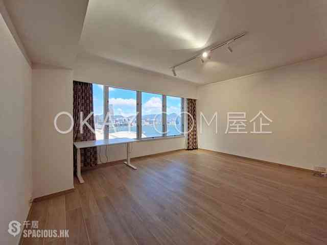 Wan Chai - Convention Plaza Apartments 02