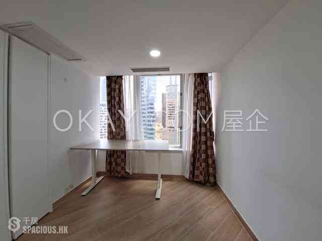 Wan Chai - Convention Plaza Apartments 09