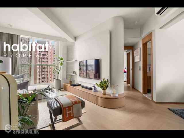 Mid Levels West - Skyview Cliff 01