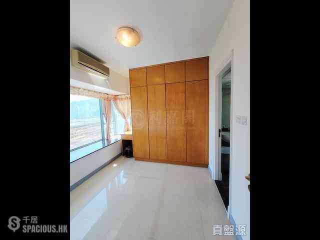 Tsim Sha Tsui - The Victoria Towers 04