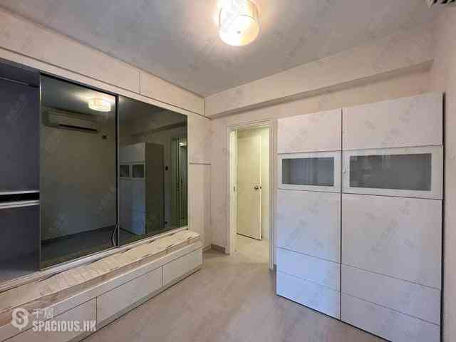 Mid Levels Central - Goldwin Heights 02