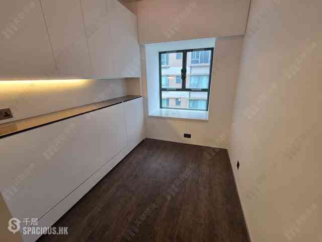 Mid Levels East - Monmouth Place 06