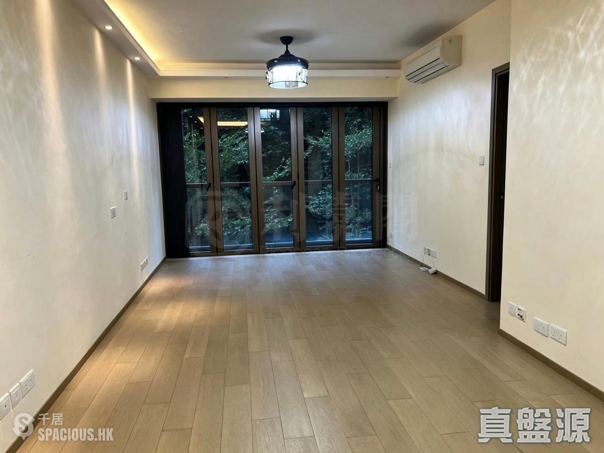 Shau Kei Wan - Island Garden Block 2 01