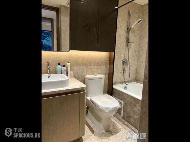 Shau Kei Wan - Island Garden Block 2 02