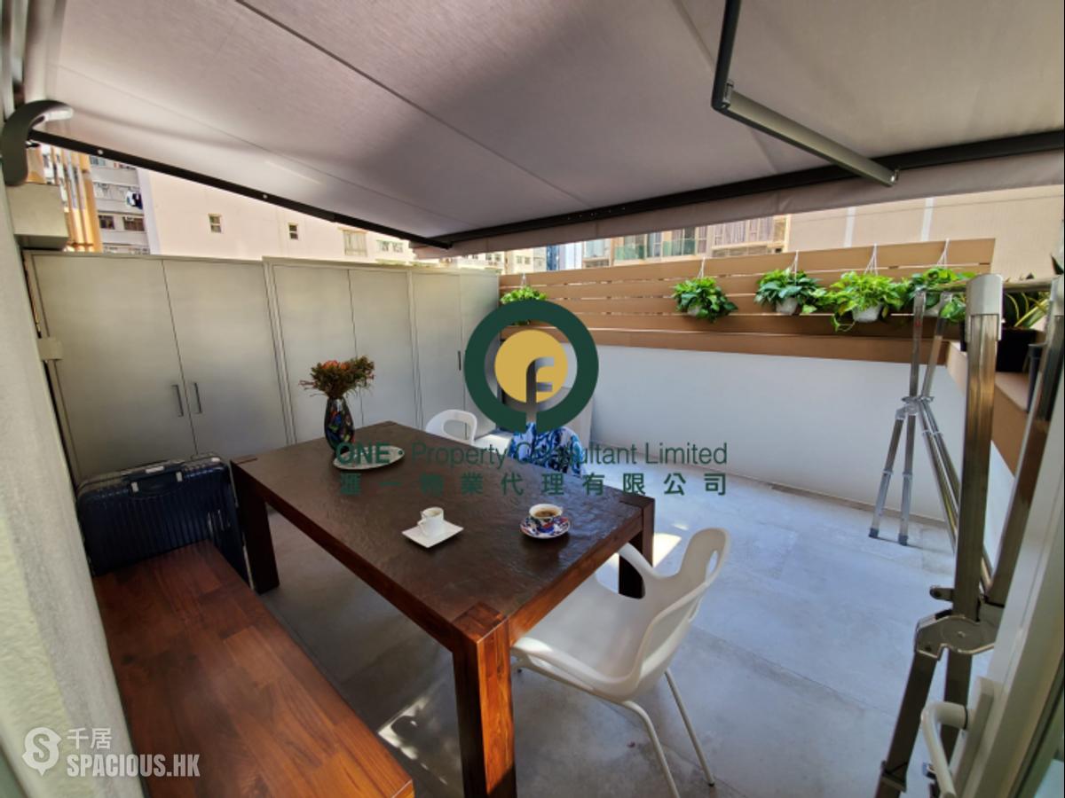 Sai Ying Pun - Fook Moon Building 01