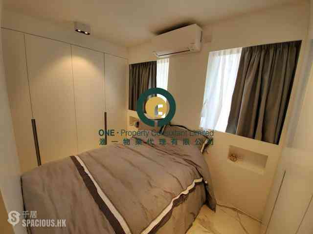 Sai Ying Pun - Fook Moon Building 06