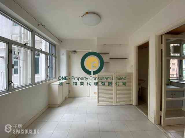 Kennedy Town - Kam Ho Court 04