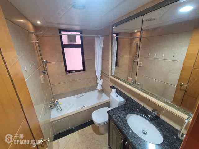 West Kowloon - The Arch Star Tower (Block 2) 09