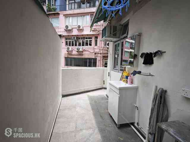 Central - Chung Shan House 04