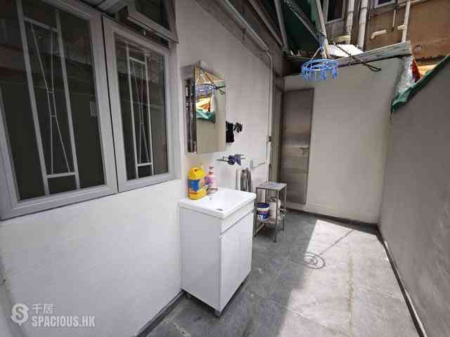 Central - Chung Shan House 07