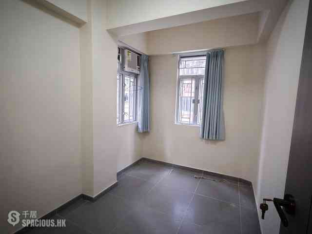 Central - Chung Shan House 09