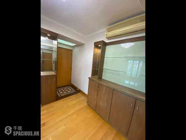 Sheung Wan - Queen's Terrace Block 1 03