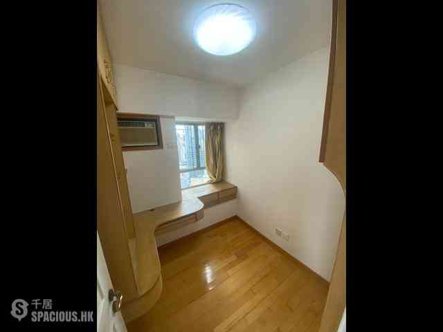 Sheung Wan - Queen's Terrace Block 1 09